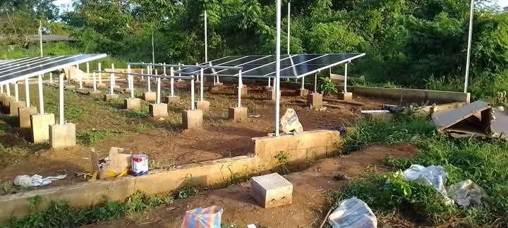 Construction de la centrale solaire de deuk